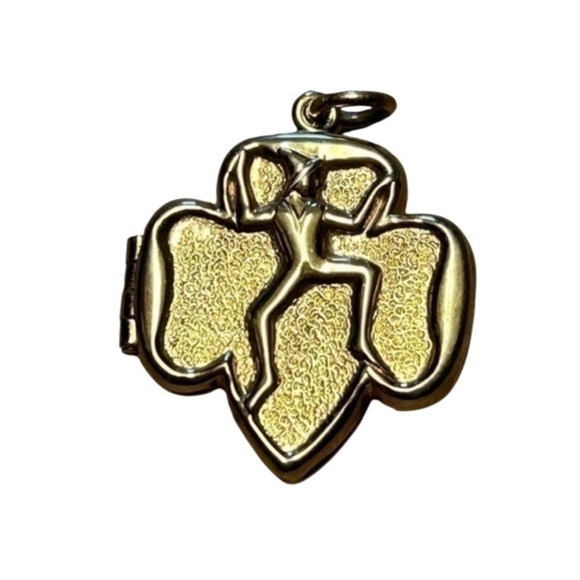 VINTAGE GIRL SCOUTS GOLDEN LOCKET NECKLACE CHARM - Picture 1 of 7